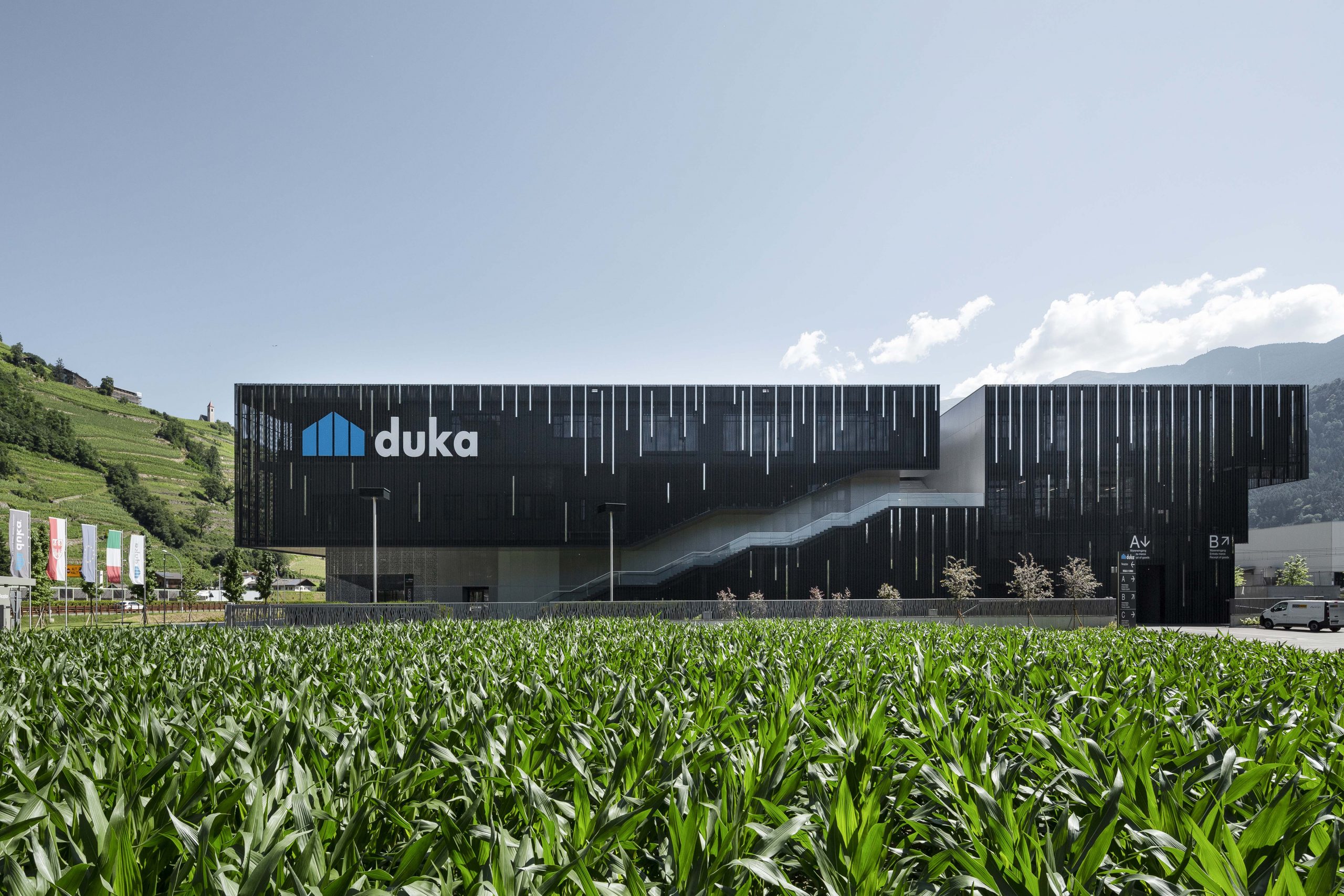 Firmensitz Duka, Aussenansicht