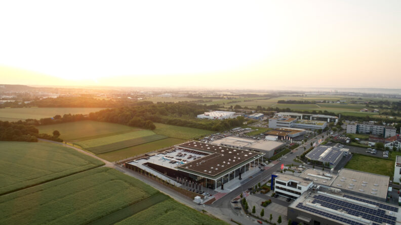 Außenperspektive des Autohaus Senger