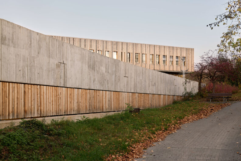 Außenraumperspektive von Außen Blick auf das Gelände der Betriebsstandort Deckerstraße