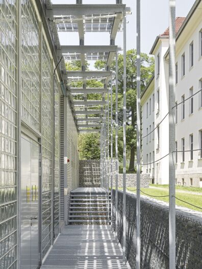 28 Ansicht Ost: Fassade