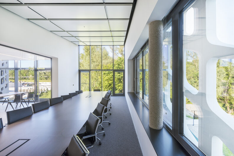 Konferenz mit Blick nach Draußen©a_hanebeck+